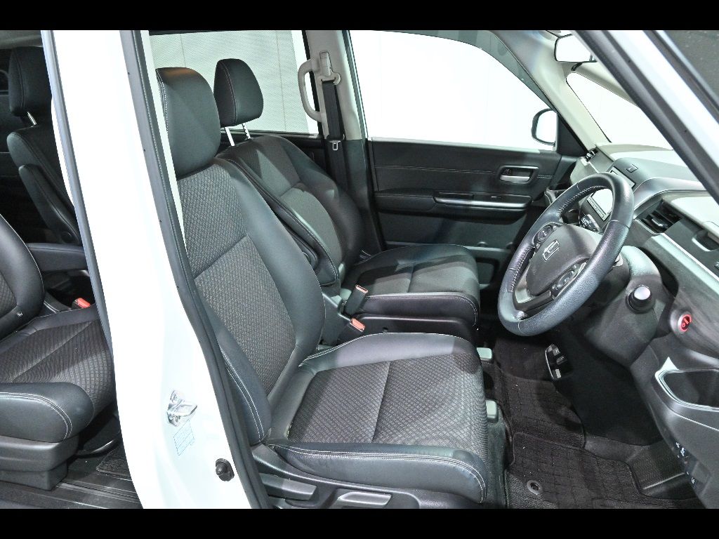 2021 Honda Freed ハイブリッドGホンダセンシング 6人 auction photo 6