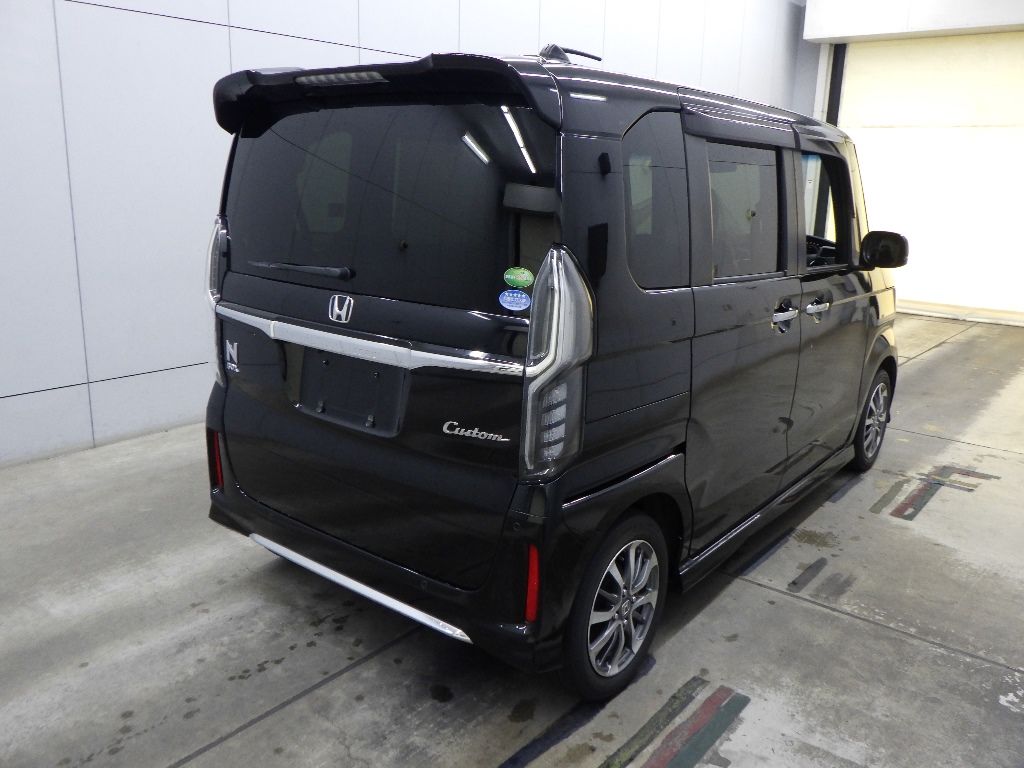 2021 Honda N-BOX カスタムL auction photo 2