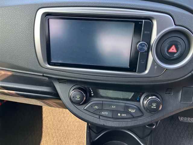2014 Toyota Vitz F Smile Edition auction photo 6