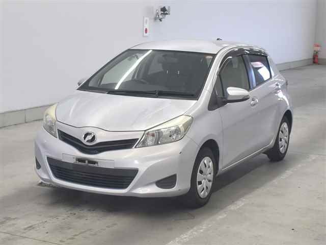 2014 Toyota Vitz F Smile Edition auction photo 4