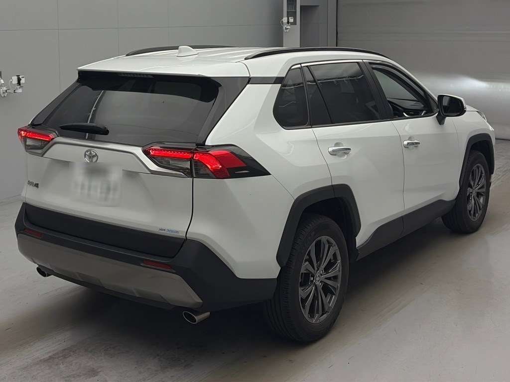 2023 Toyota RAV4 G 4WD auction photo 2