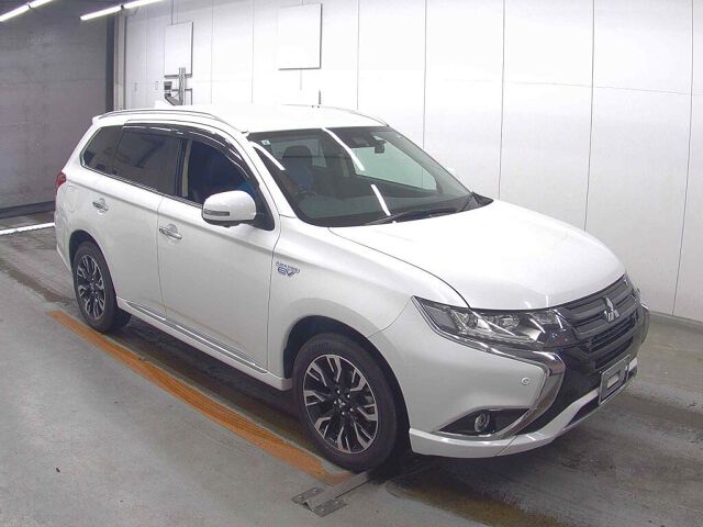 2017 Mitsubishi Outlander PHEV Gナビパッケージ 4WD Japan auction vehicle