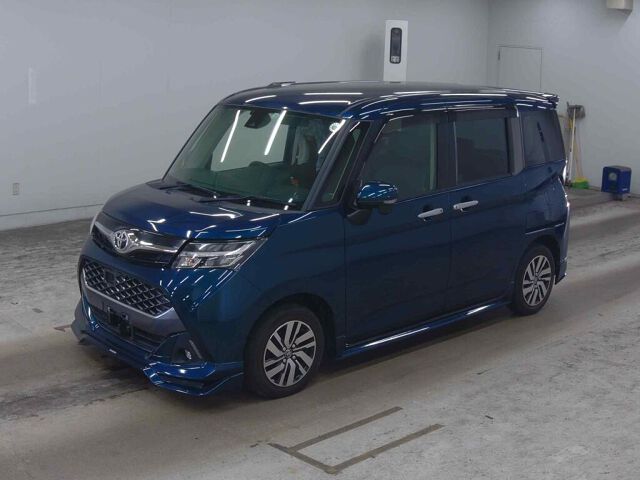 2018 Toyota Tank Custom G S auction photo 4