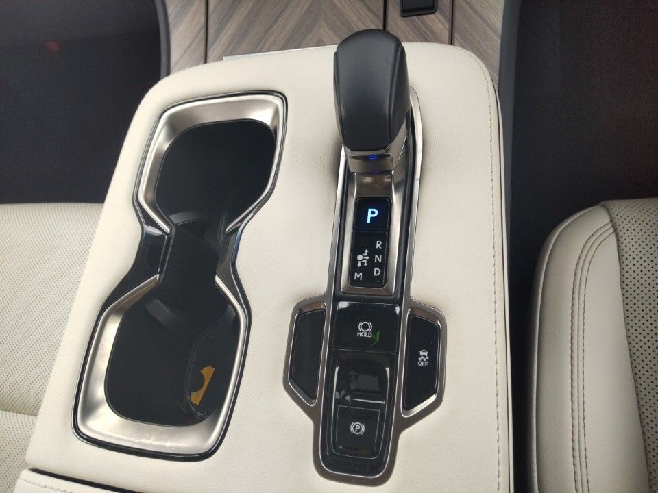 2024 Lexus LM auction photo 12