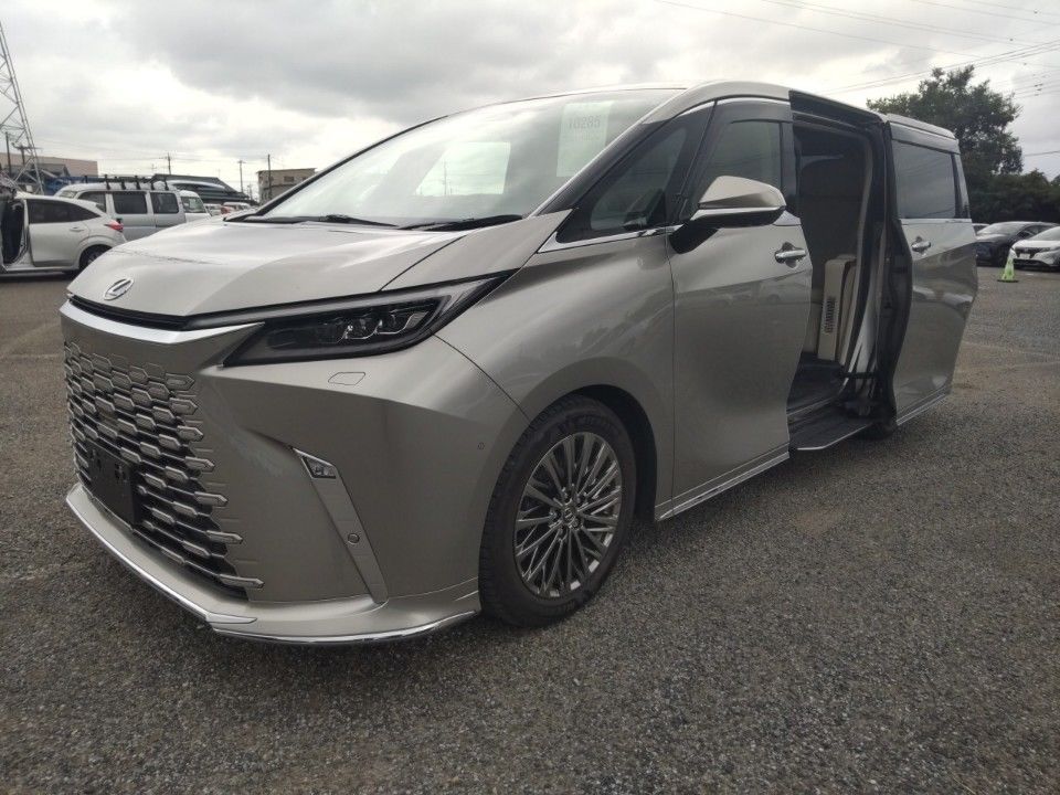 2024 Lexus LM Japan auction vehicle