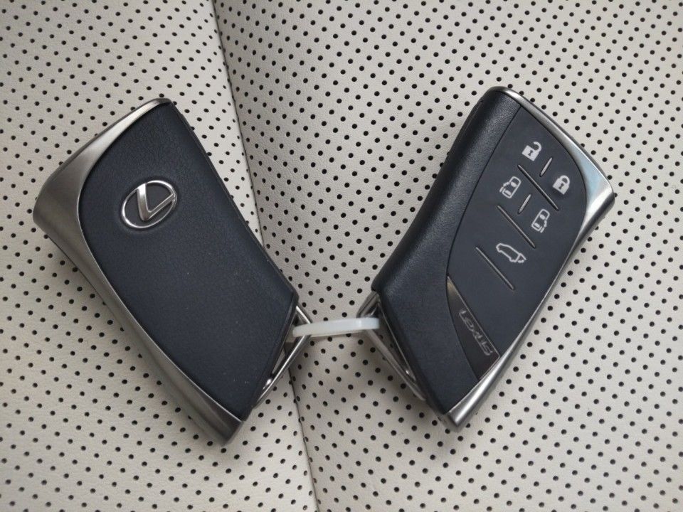 2024 Lexus LM auction photo 15