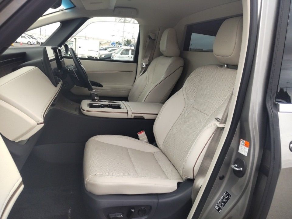 2024 Lexus LM auction photo 16