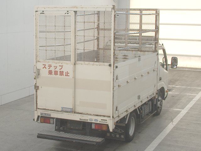 2017 Toyota Dyna 平ボディ auction photo 2