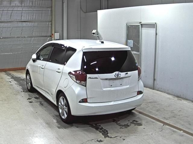2014 Toyota Ractis G Prime Style auction photo 2