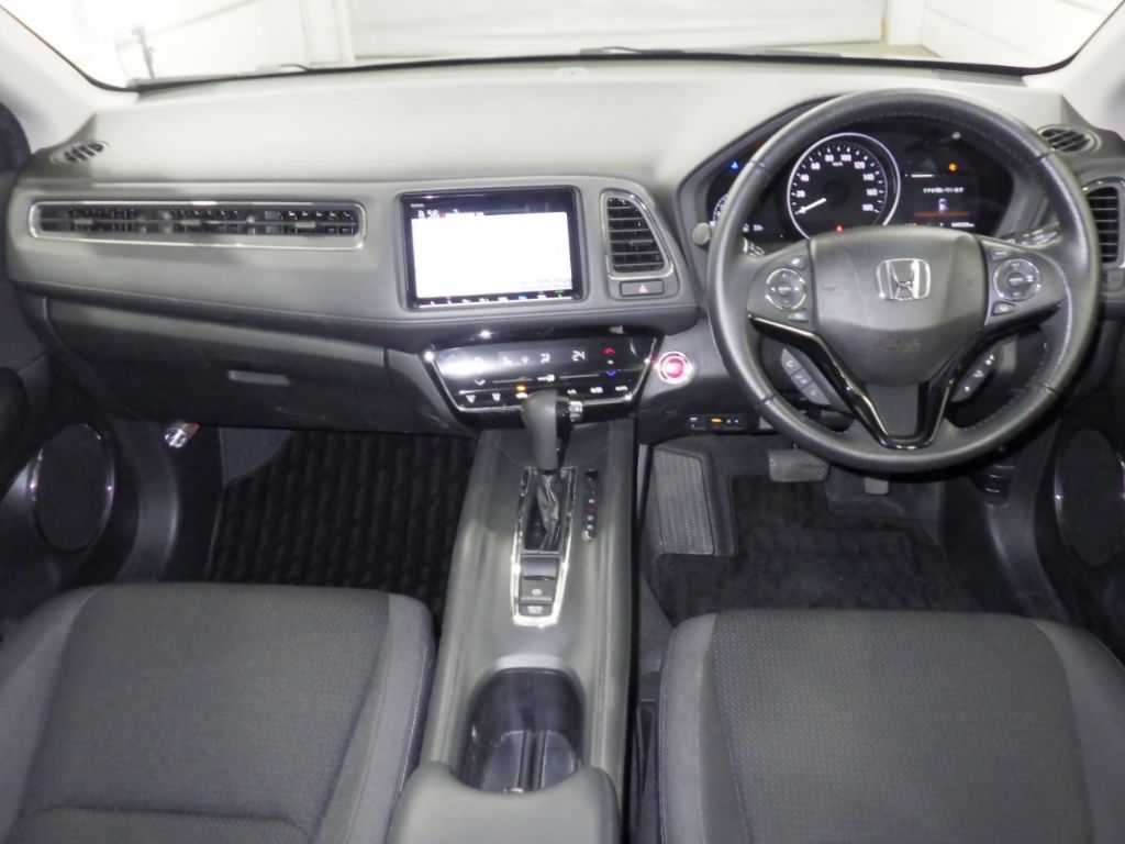 2021 Honda Vezel X Honda Sensing auction photo 3