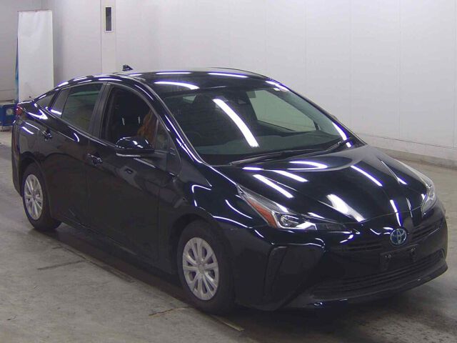 2021 Toyota Prius S Japan auction vehicle