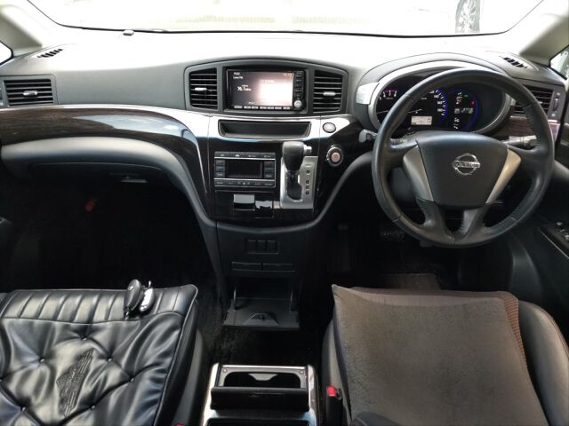 2011 Nissan Elgrand 250ハイウェイスター auction photo 3