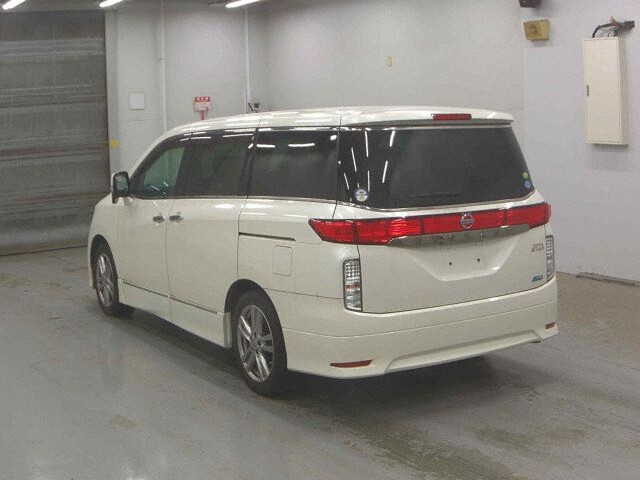 2011 Nissan Elgrand 250ハイウェイスター auction photo 2