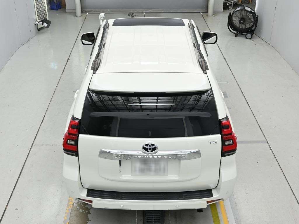 2023 Toyota Land Cruiser Prado TX L Package 4WD auction photo 8