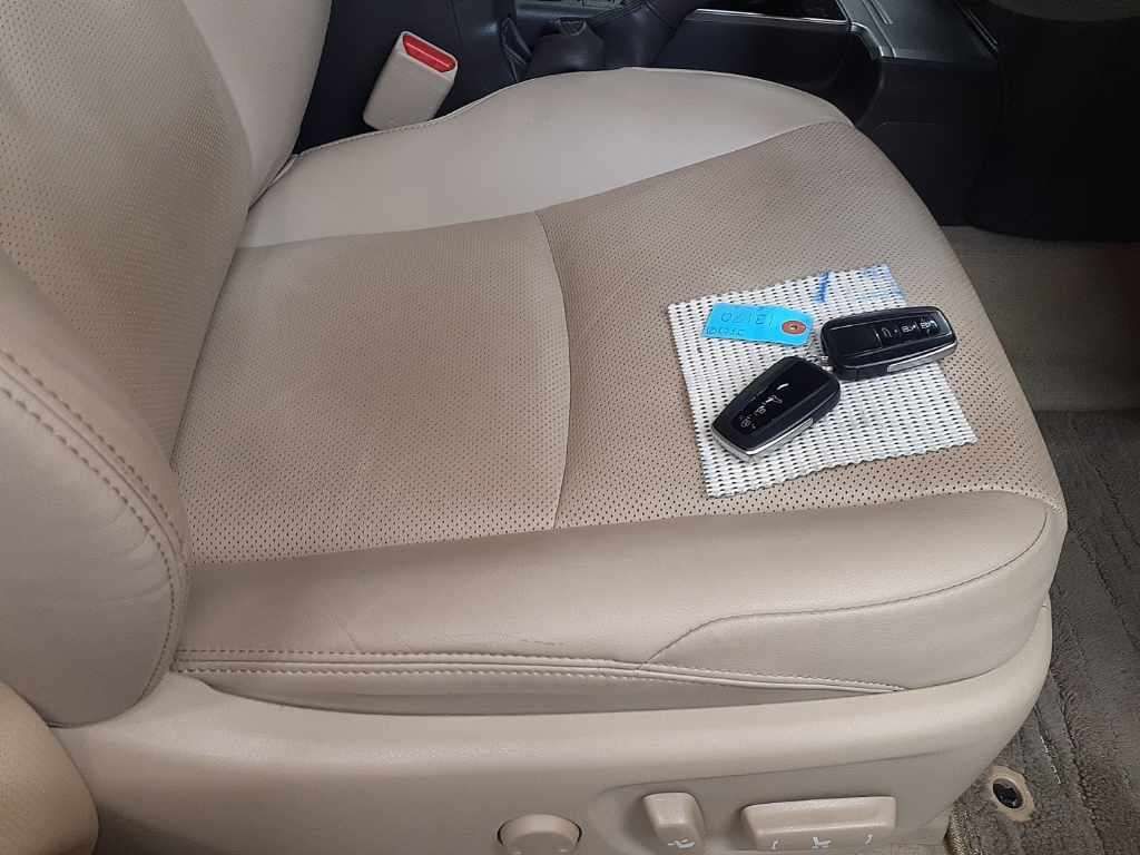 2023 Toyota Land Cruiser Prado TX L Package 4WD auction photo 10