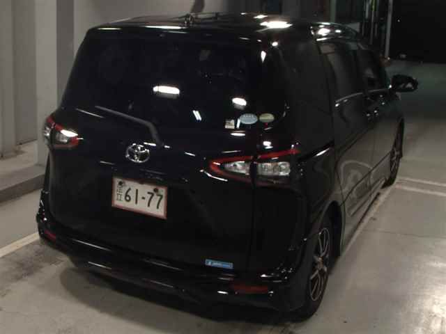 2017 Toyota Sienta Gクエロ auction photo 5