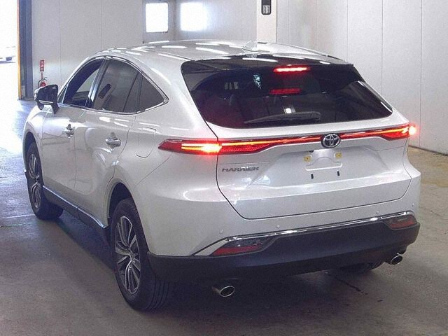 2023 Toyota Harrier G auction photo 2