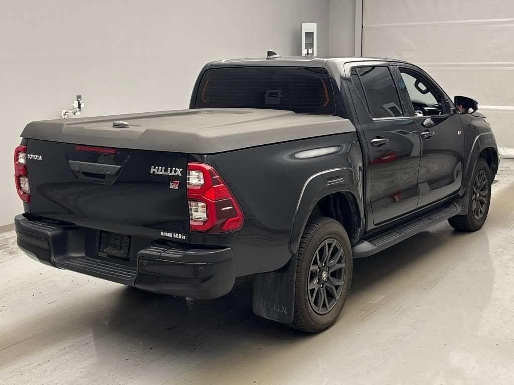 2024 Toyota Hilux Z GR Sport 4WD auction photo 2
