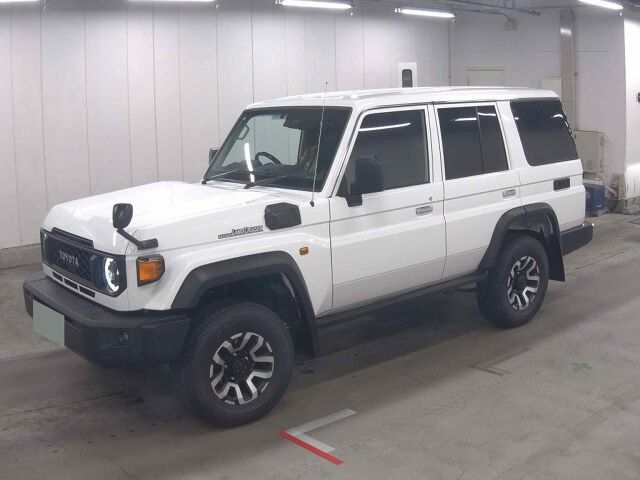 2025 Toyota Land Cruiser 70 AX 4WD auction photo 4