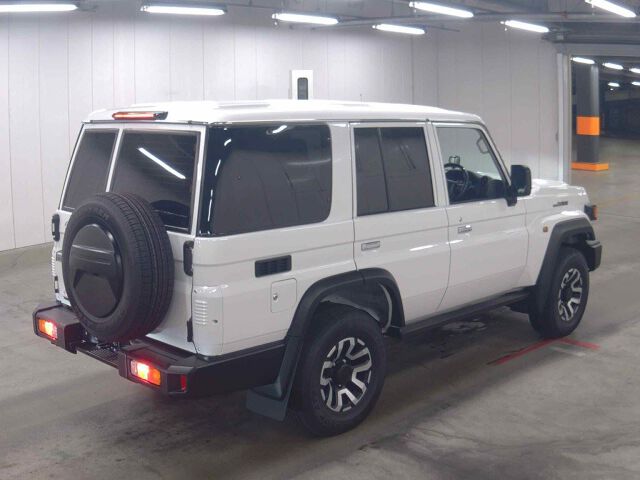2025 Toyota Land Cruiser 70 AX 4WD auction photo 5