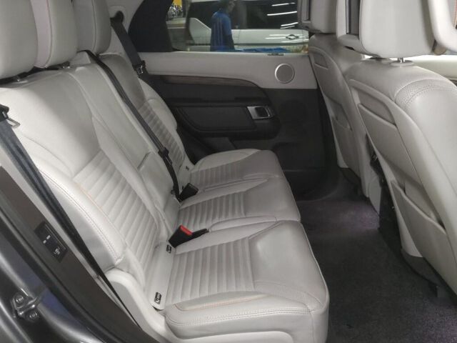 2017 Land Rover ディスカバリー HSE Luxury 4WD auction photo 6