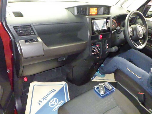 2022 Toyota Roomy X 4WD auction photo 3