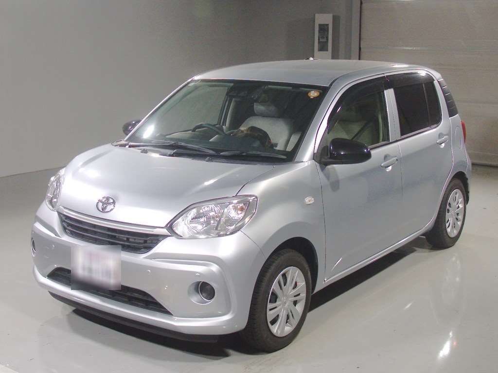 2022 Toyota Passo X Japan auction vehicle