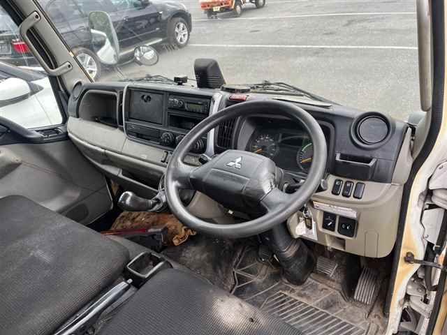 2020 Mitsubishi Fuso Canter auction photo 3