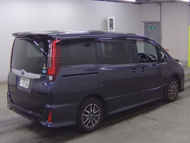 2015 Toyota Noah SI auction photo 5