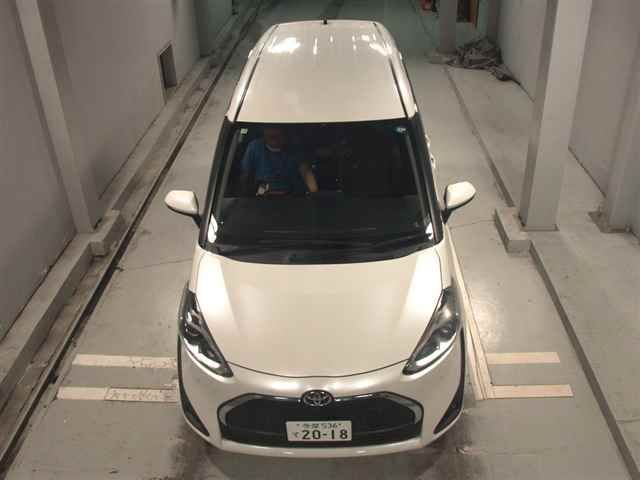 2019 Toyota Sienta G-Quero auction photo 6