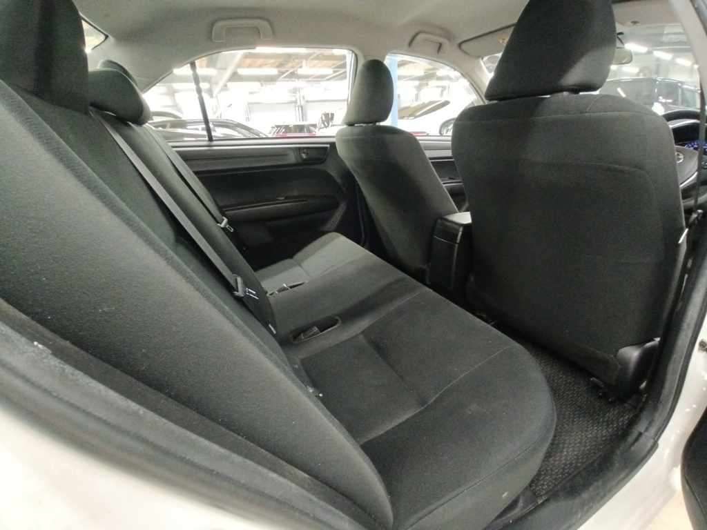 2020 Toyota Corolla Axio ハイブリッド auction photo 12