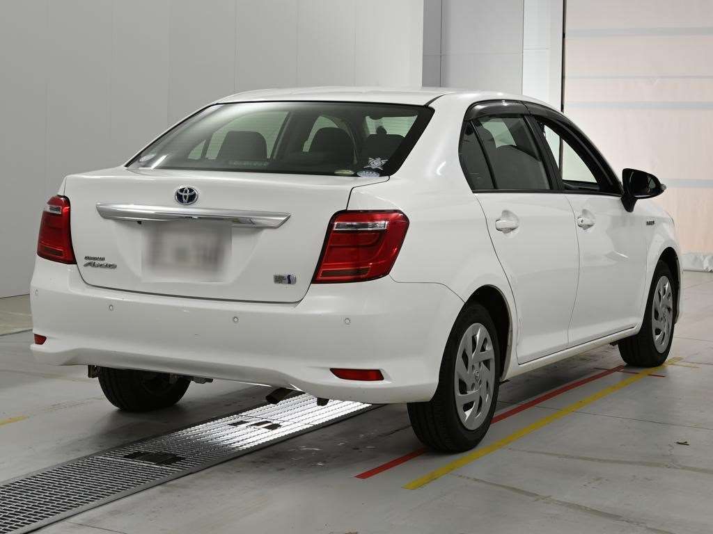 2020 Toyota Corolla Axio ハイブリッド auction photo 2