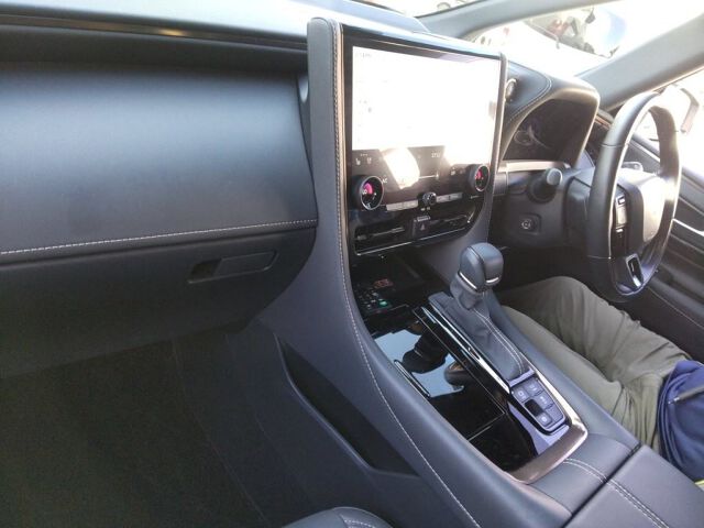 2024 Toyota Alphard Z auction photo 3