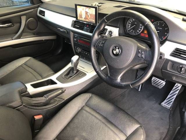 2008 BMW 3 Series 320i クーペ auction photo 4