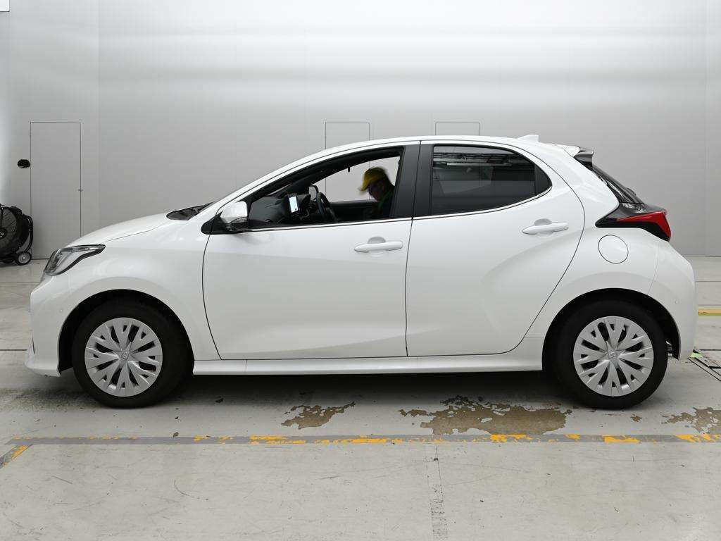 2025 Toyota Yaris ハイブリッドZ auction photo 4