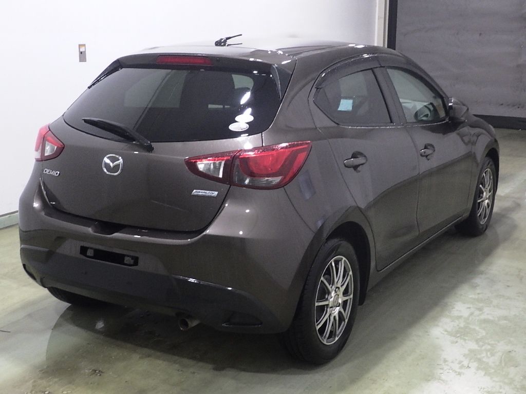 2016 Mazda Demio 13S auction photo 2
