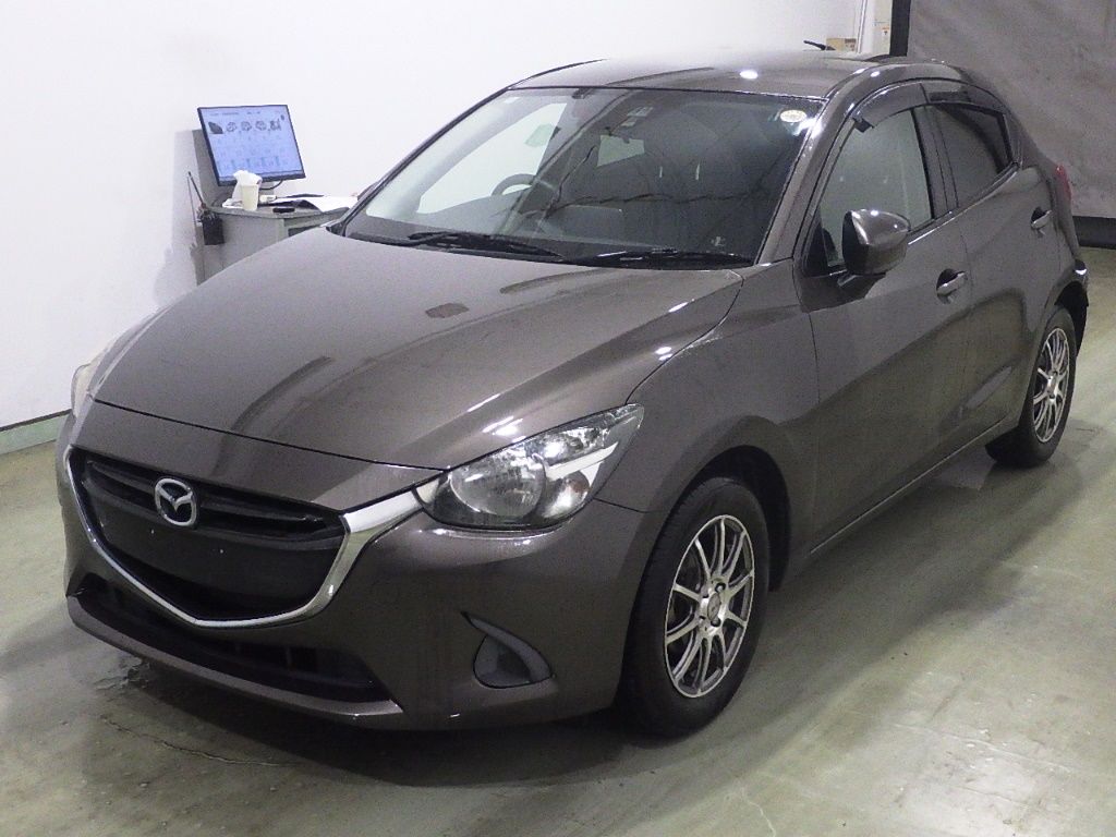 2016 Mazda Demio 13S auction photo 4