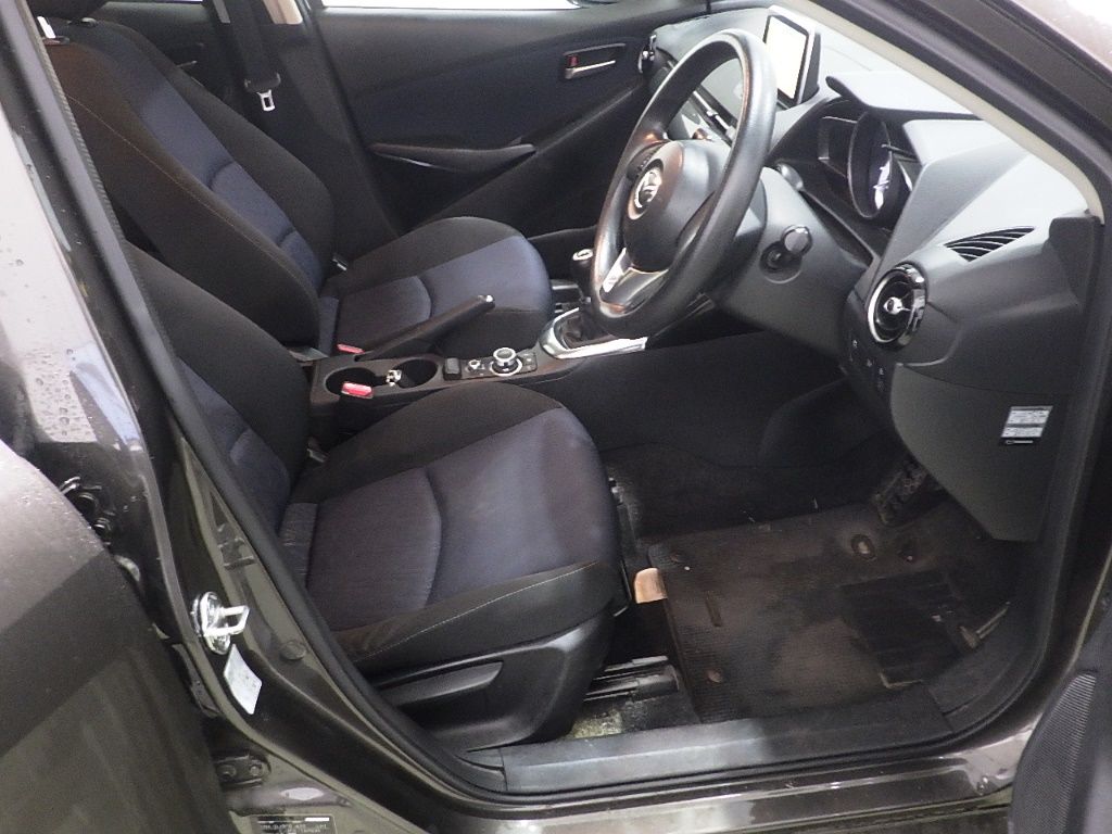2016 Mazda Demio 13S auction photo 6