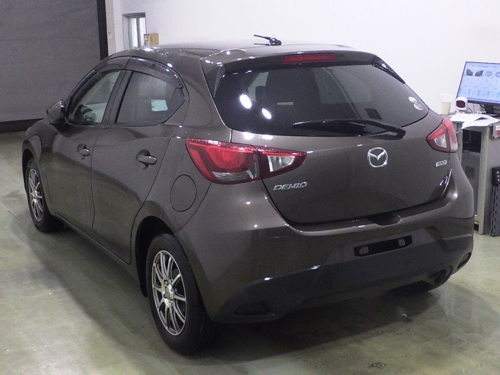 2016 Mazda Demio 13S auction photo 5