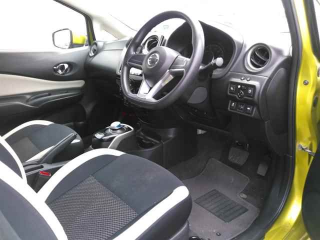 2018 Nissan Note e-POWER X auction photo 3