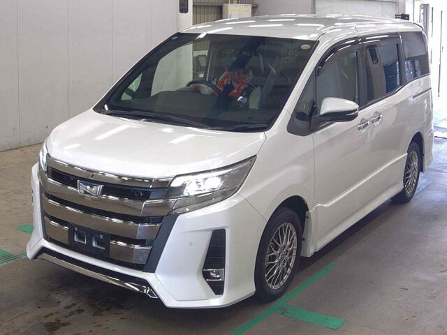2020 Toyota Noah HV SI WXB2 auction photo 4