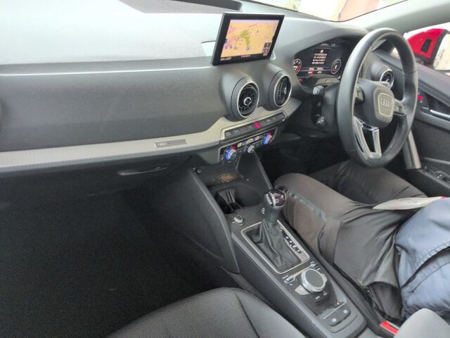 2024 Audi Q2 35TDI アドバンス auction photo 3