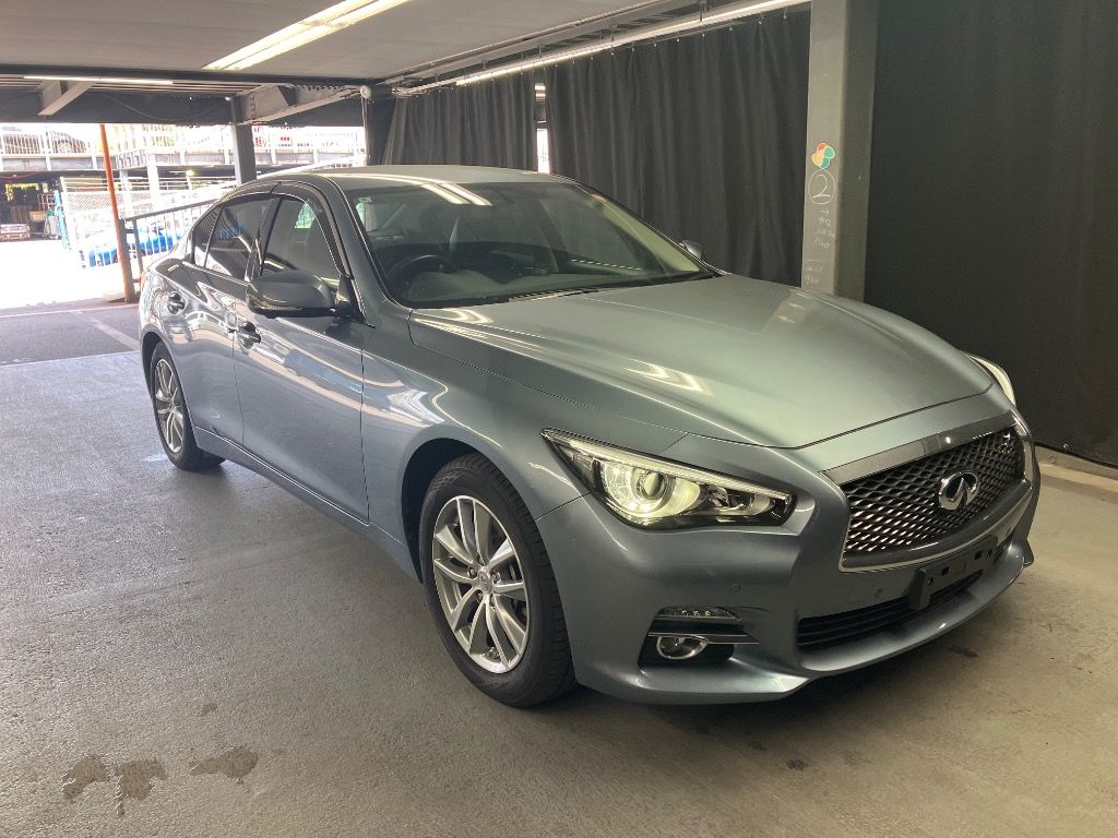 2014 Nissan Skyline 200GT-t Japan auction vehicle