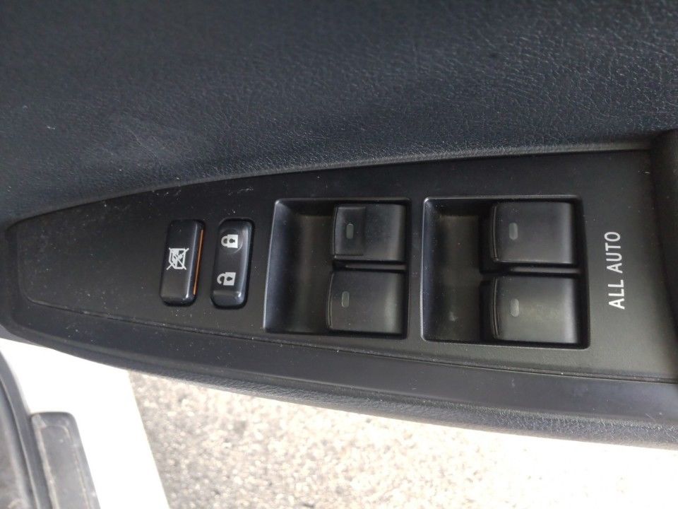 2015 Toyota Corolla Fielder auction photo 14