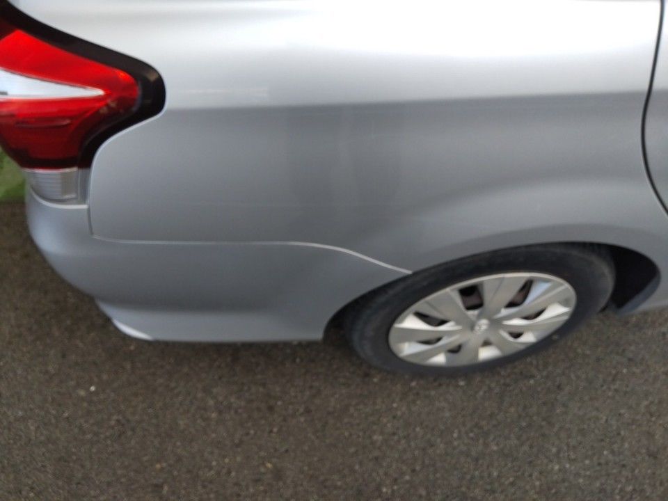 2015 Toyota Corolla Fielder auction photo 22