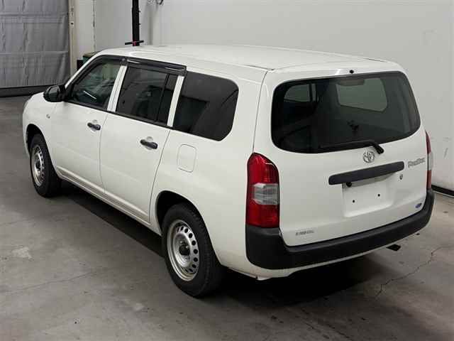 2022 Toyota Probox G auction photo 2