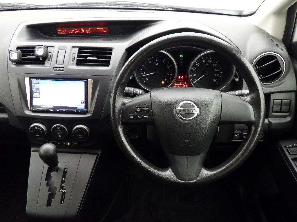 2013 Nissan ラフェスタ 4WD ハイウェイスター auction photo 3