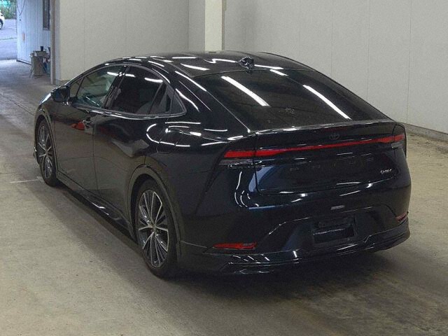 2023 Toyota Prius Z 4WD auction photo 2