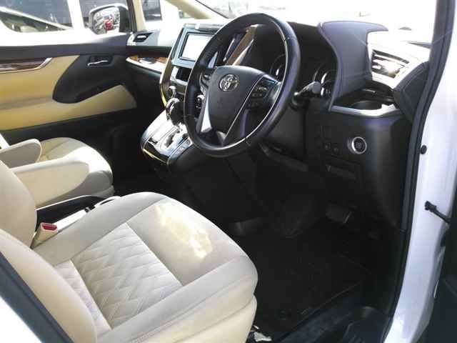2019 Toyota Vellfire X auction photo 3