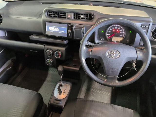 2017 Toyota Succeed TX auction photo 3